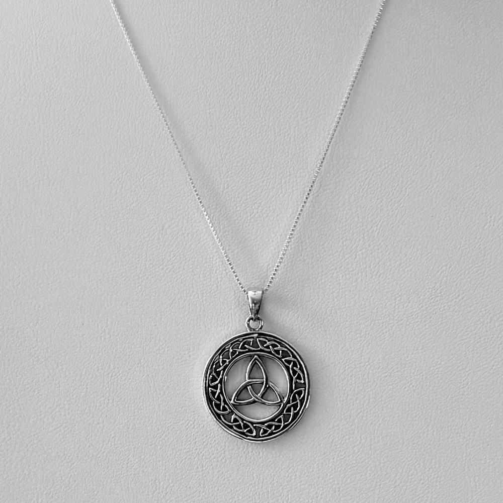 NWT 925 Sterling Silver Celtic Triquetra Trinity Knot Necklace! NEW! - Picture 3 of 5